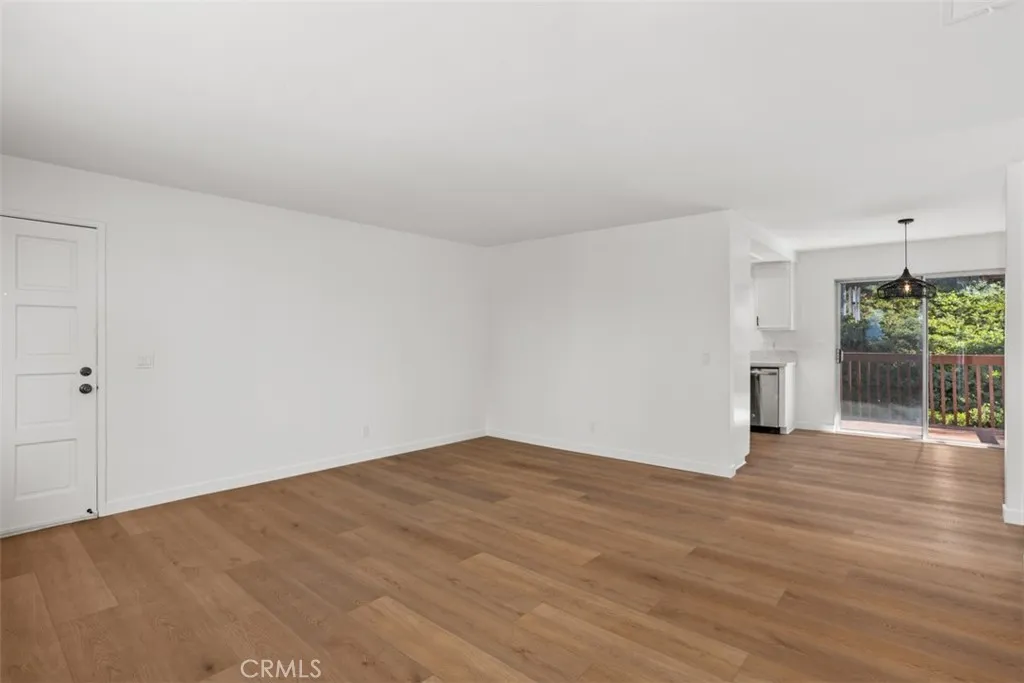 https://cdn.realtyfeed.com/cdn/127/306507472/706fbc032786d617a8b2225304b53e81.webp