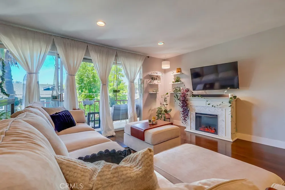 3609 E 2nd Street Unit 303