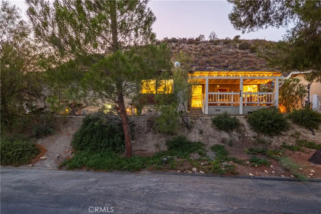 https://cdn.realtyfeed.com/cdn/127/306507596/2939f07125412e4123ba7cc726949459.webp