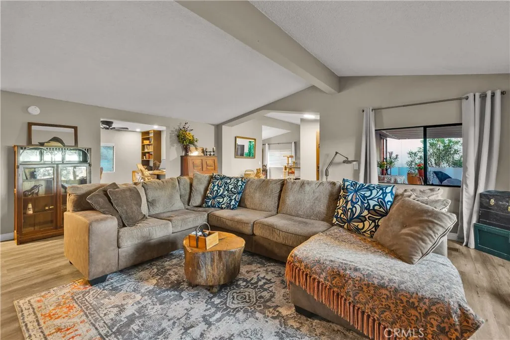 https://cdn.realtyfeed.com/cdn/127/306507596/79610479aacb0b63281a9db93c197add.webp