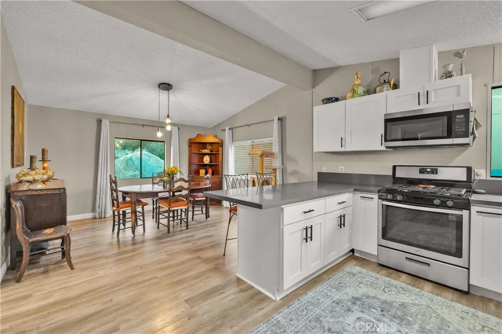 https://cdn.realtyfeed.com/cdn/127/306507596/7bbcb1b6045261c13ed5ace5d5b17ed6.webp