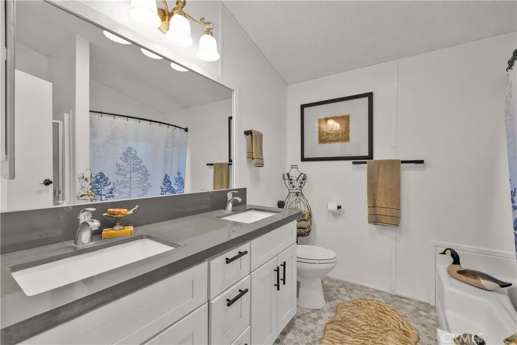 https://cdn.realtyfeed.com/cdn/127/306507596/a88ff6dc92f678929e0d7ec24220032d.webp