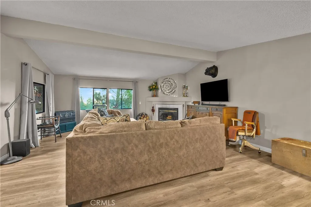 https://cdn.realtyfeed.com/cdn/127/306507596/a9a98102b77fee222033a1a2c30406ae.webp