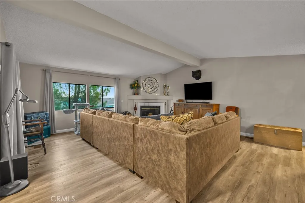 https://cdn.realtyfeed.com/cdn/127/306507596/b5b056b2f93444890a8df139cdc5ea7c.webp