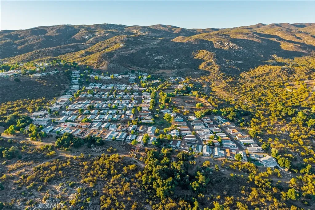 https://cdn.realtyfeed.com/cdn/127/306507596/c1d8c7759db24f94fcc6771513aa296e.webp