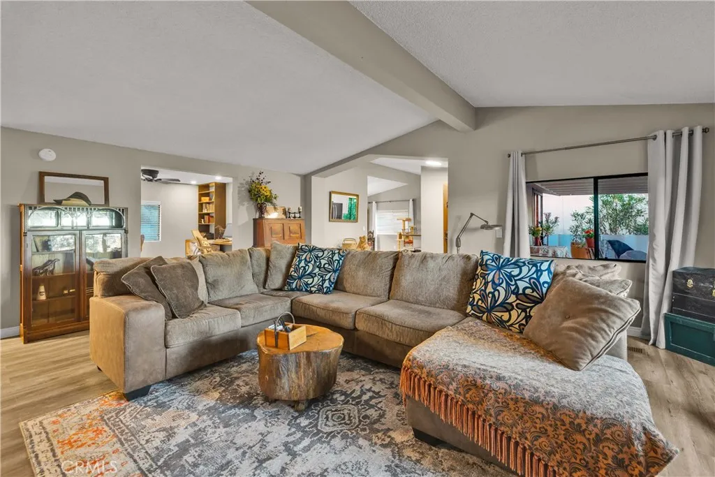 https://cdn.realtyfeed.com/cdn/127/306507596/e2d60576ad8ee4a8d8a221fb2ffa77c4.webp