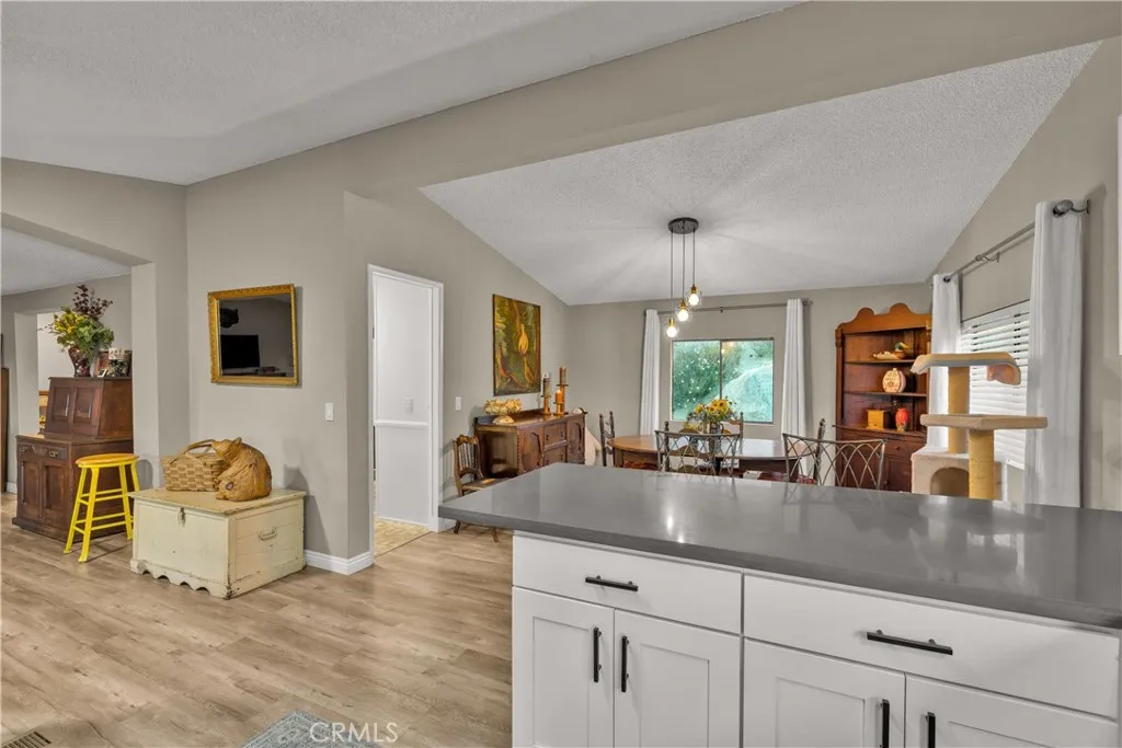 https://cdn.realtyfeed.com/cdn/127/306507596/f2b6f2204f6fed0a3691f910ad8b1e3c.webp