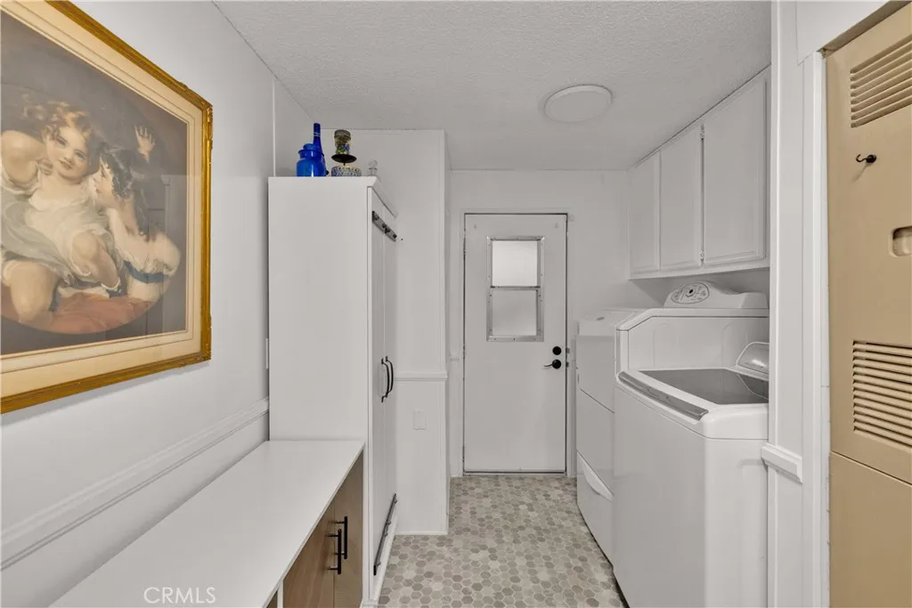 https://cdn.realtyfeed.com/cdn/127/306507596/f8357649bceea70950685e603bf0537c.webp