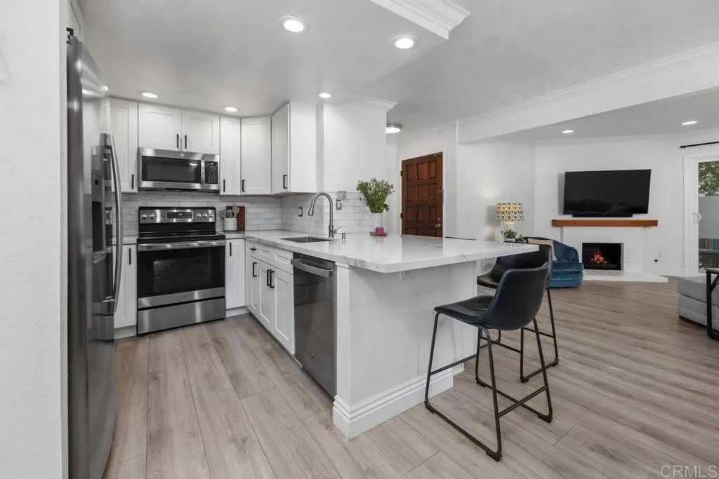 MLS: PTP2505830 Condo For Sale