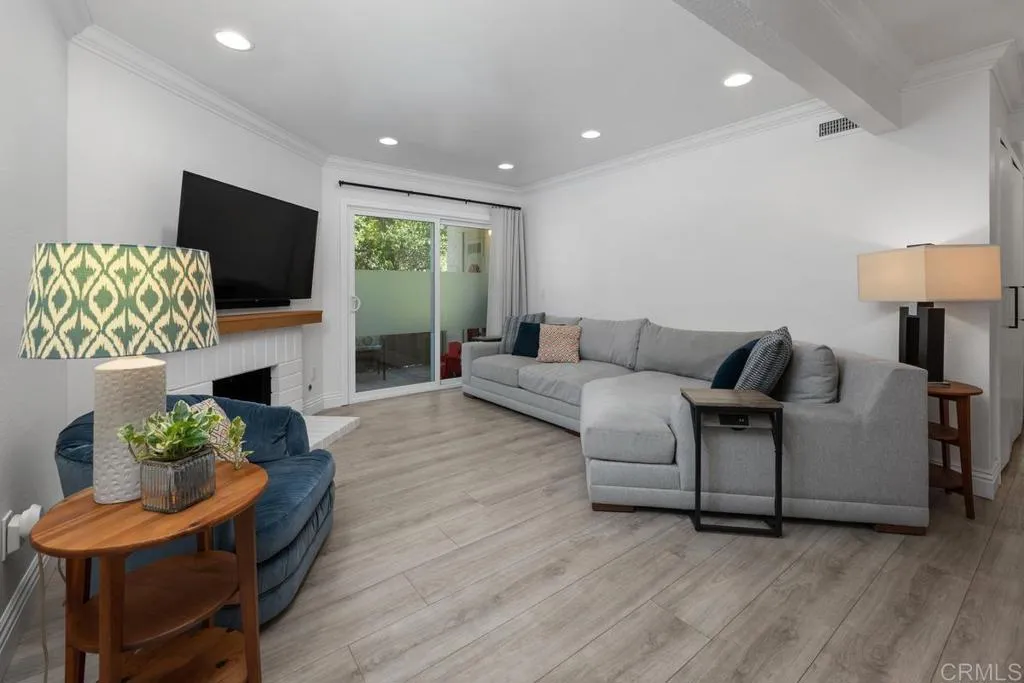 Photo #8: PTP2505830 Listing: Photo #8