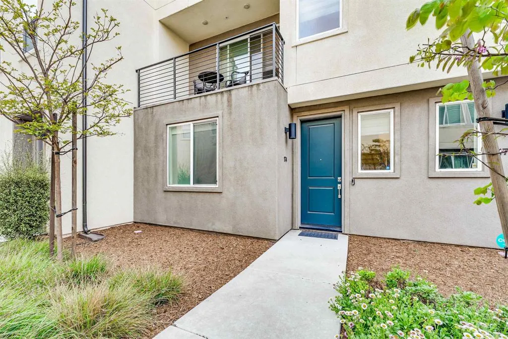 MLS: PTP2505833 Condo For Sale