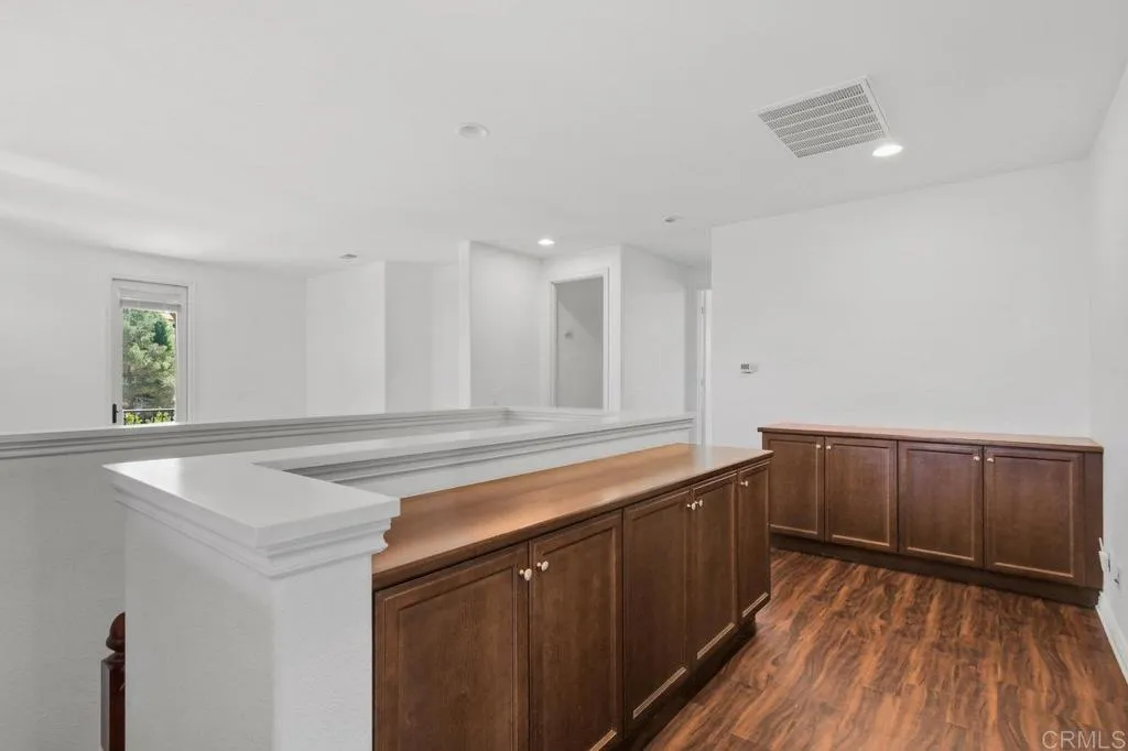 https://cdn.realtyfeed.com/cdn/127/306507715/72b33ee71fb035d31043473413244d78.webp