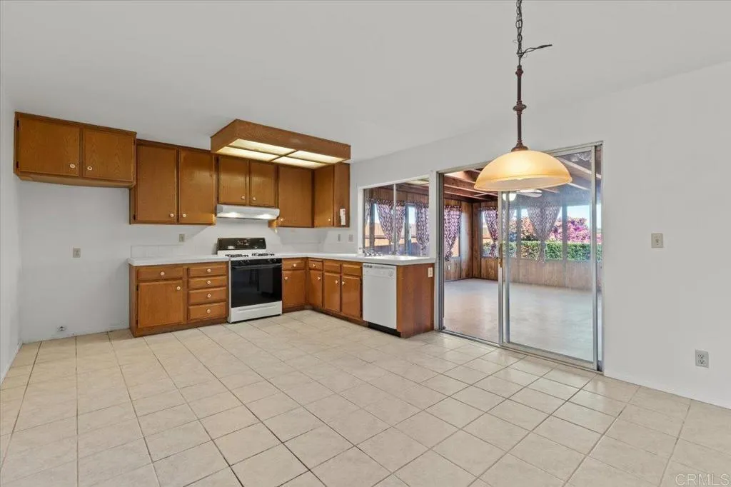 https://cdn.realtyfeed.com/cdn/127/306507719/498e3411e5323cfc538608a98ede3ab6.webp