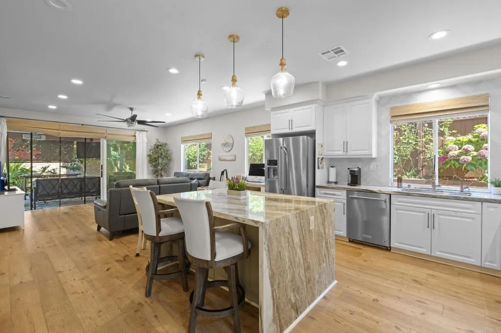 https://cdn.realtyfeed.com/cdn/127/306507747/31f21ffa9689477988fffb17ea20d434.webp