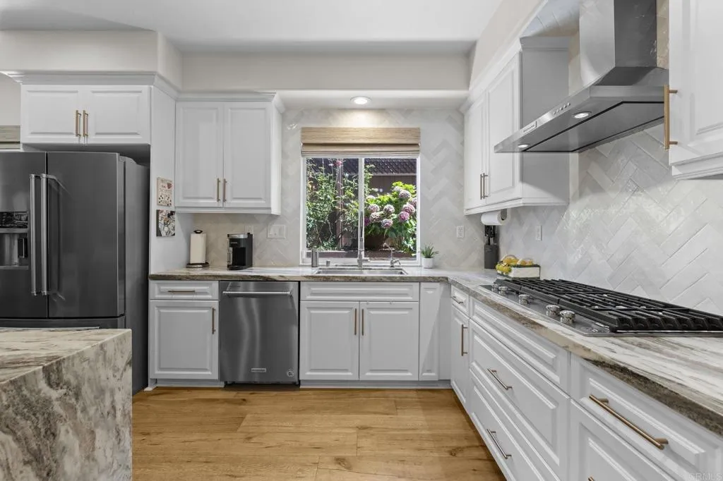 https://cdn.realtyfeed.com/cdn/127/306507747/7d42448d77819f9405fecef9201393d2.webp