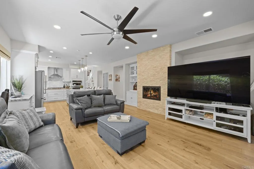 https://cdn.realtyfeed.com/cdn/127/306507747/dfcd3d5f20bfad1232c2060ab7e00db2.webp