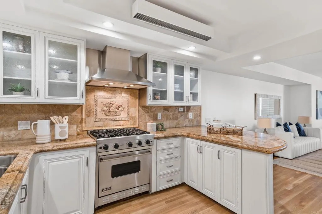 Photo #12: PTP2505837 Listing: Photo #12