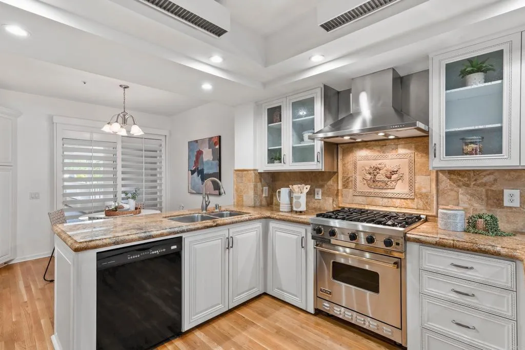 Photo #13: PTP2505837 Listing: Photo #13