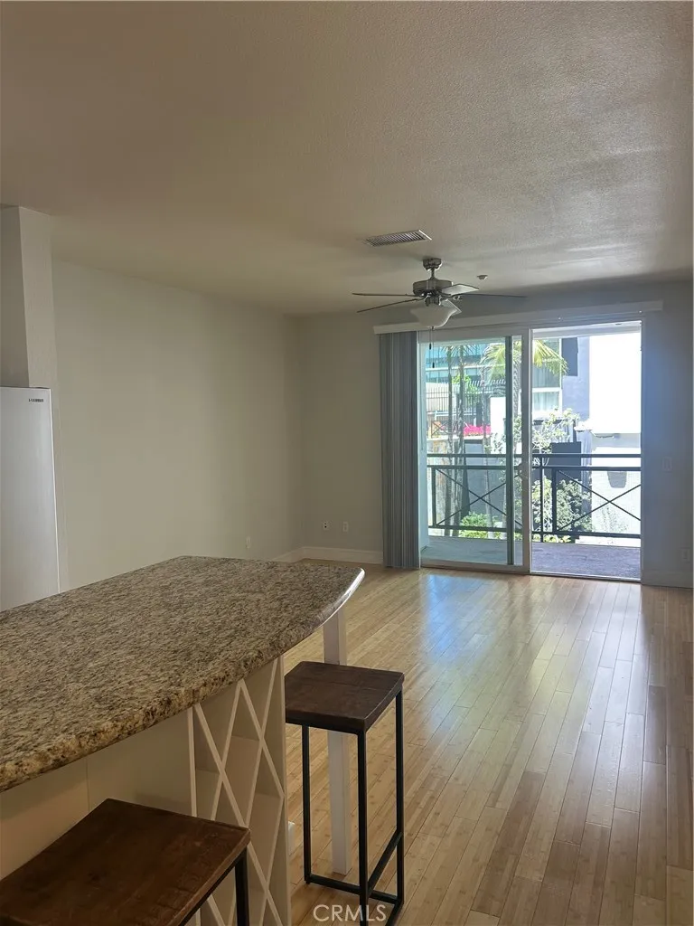 Photo #6: MB25173086 Listing 