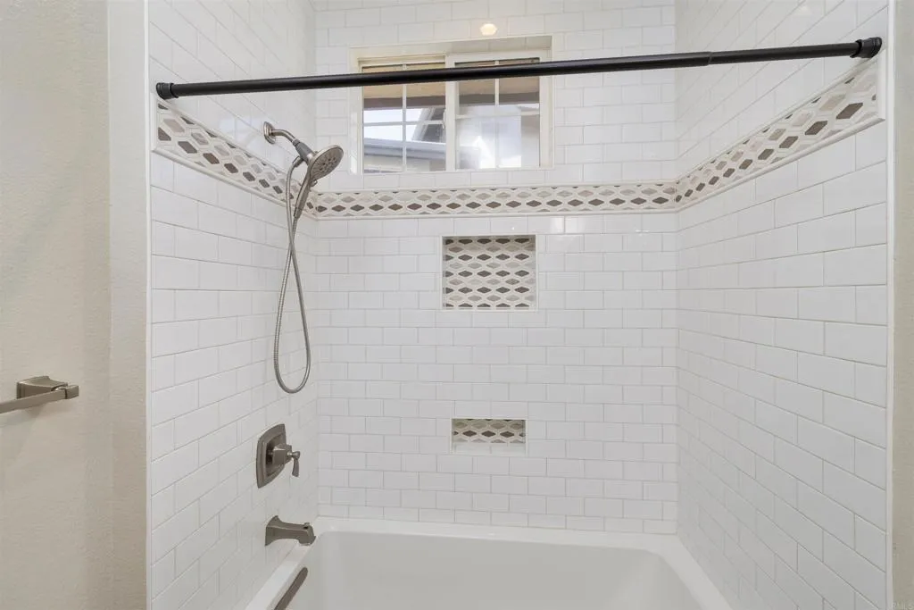https://cdn.realtyfeed.com/cdn/127/306507772/0a6bcdbde3e87150c2d785680f5baa6c.webp