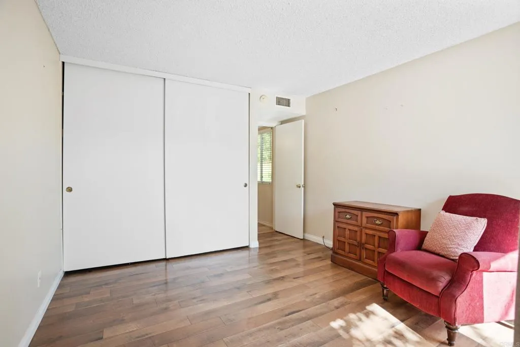 https://cdn.realtyfeed.com/cdn/127/306507815/1b0e4b8c53db4a9f678193e35c461cc6.webp