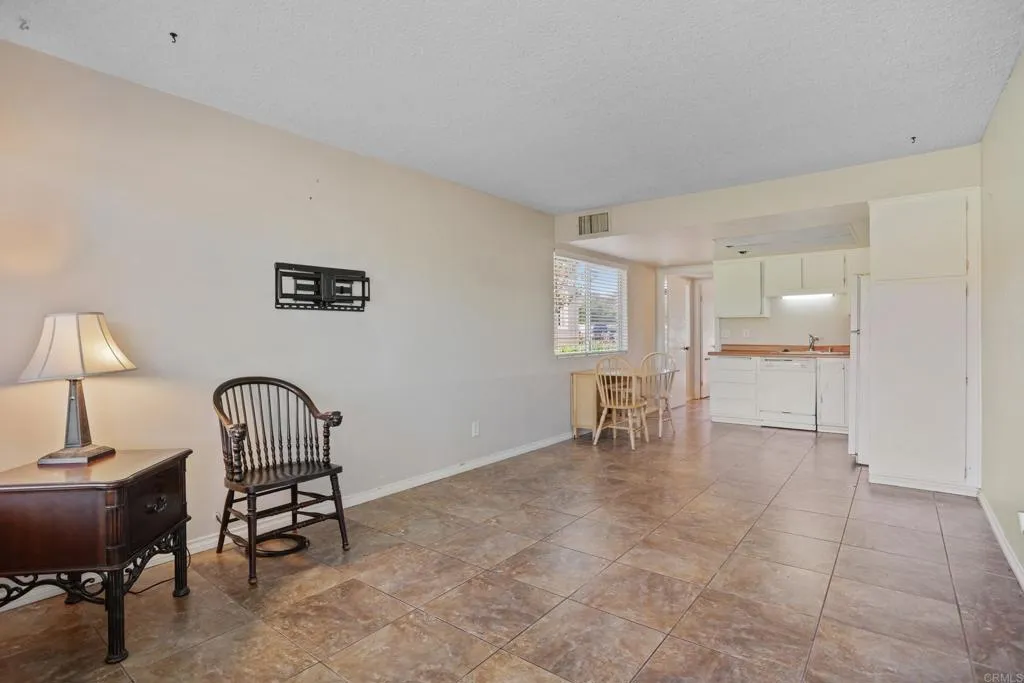 https://cdn.realtyfeed.com/cdn/127/306507815/39965eabc30d6d9262c27ba7970aa168.webp