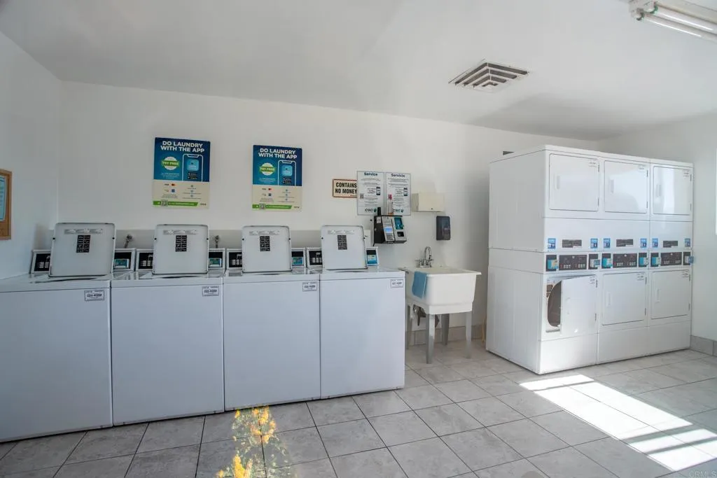 https://cdn.realtyfeed.com/cdn/127/306507815/6054795fa9d6dc458c7079a92b5e75a4.webp