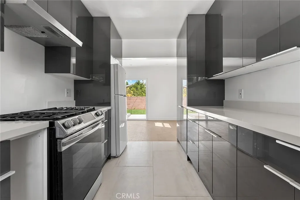 22723 Leonora Drive, Woodland Hills, CA 91367 - Photo 4 of 36, Woodland Hills, CA