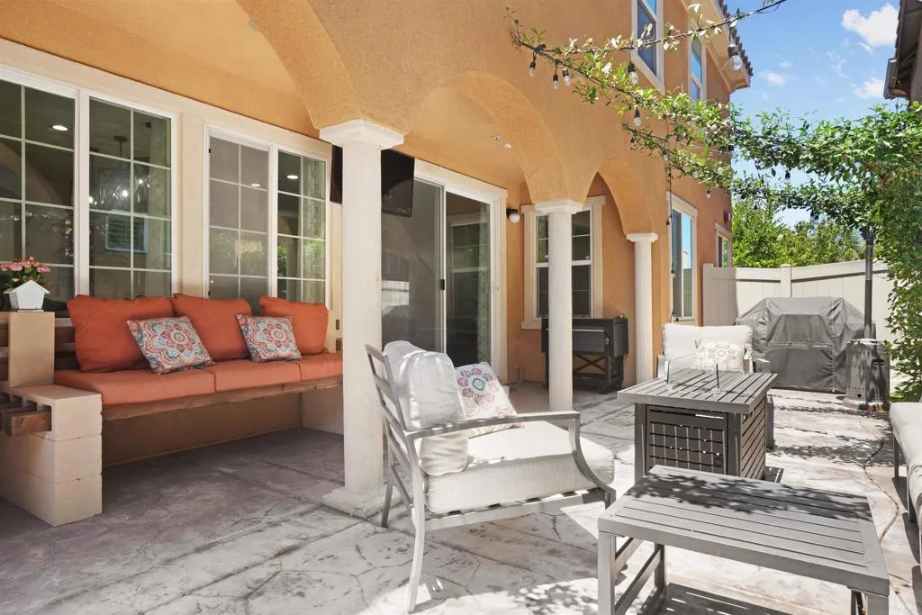https://cdn.realtyfeed.com/cdn/127/306507942/1fb750e421d9d595f2d27252a7a8284c.webp