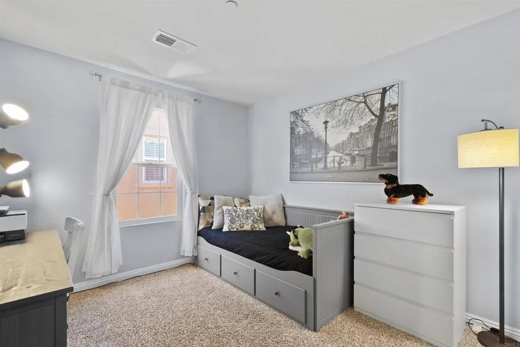 https://cdn.realtyfeed.com/cdn/127/306507942/b4f4c9da9354f7392632524e6a1278cf.webp