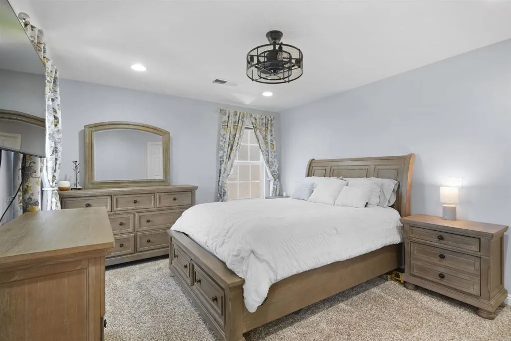 https://cdn.realtyfeed.com/cdn/127/306507942/f8dd05a5b7ae00bc5f7fb102c919cc2e.webp