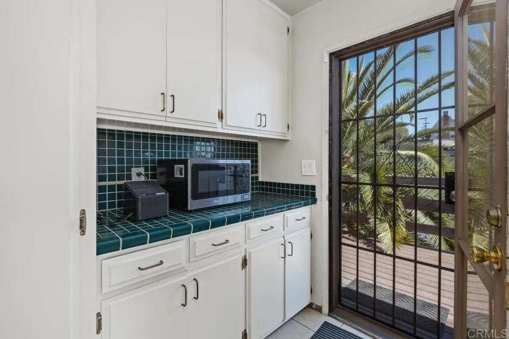 https://cdn.realtyfeed.com/cdn/127/306508053/ba7dae6c57284b5b424e36a3d982af7e.webp