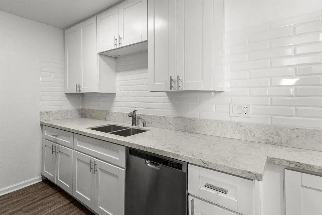 Photo #8: PTP2505850 Listing: Photo #8