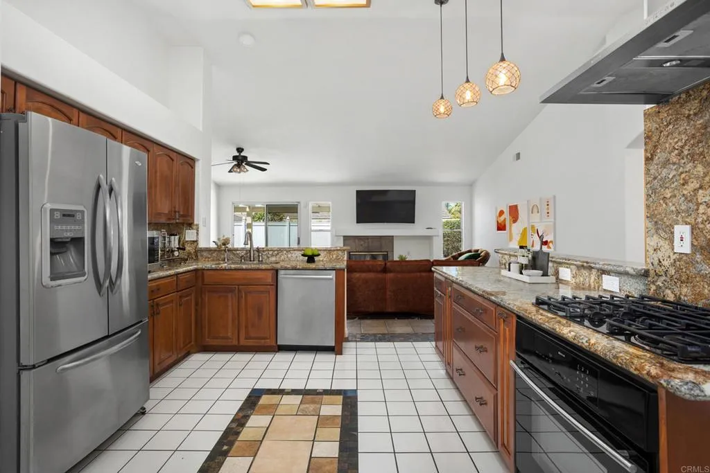 https://cdn.realtyfeed.com/cdn/127/306508093/f75819192a99102e890ec530e9167d01.webp
