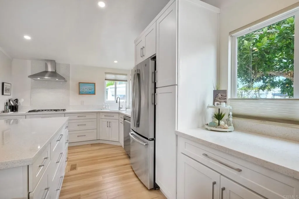 https://cdn.realtyfeed.com/cdn/127/306508130/7c48d05fe42d9eac03a324162e960605.webp