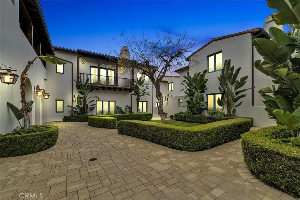 975 Silver Spur Road, Rolling Hills Estates, CA 90274