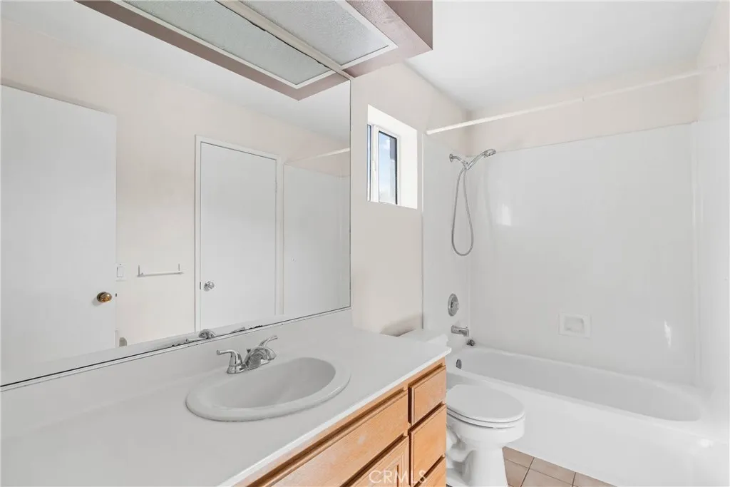 Photo #18: SR25173502 Listing: Photo #18