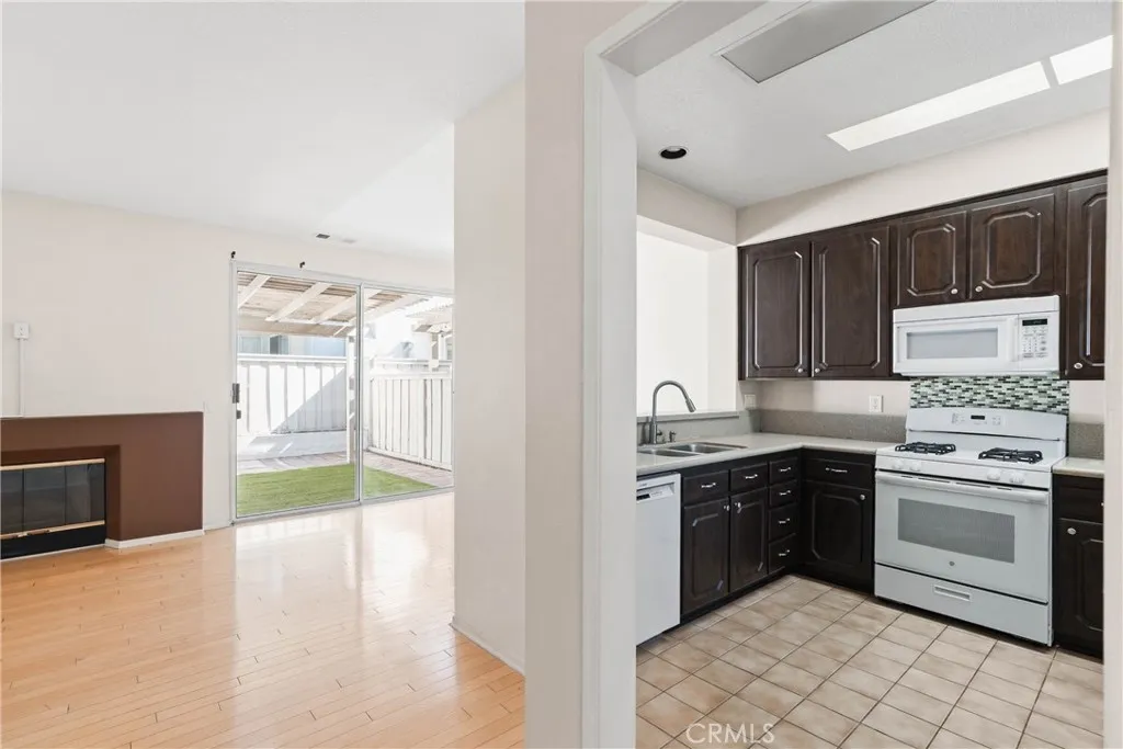 Photo #8: SR25173502 Listing: Photo #8
