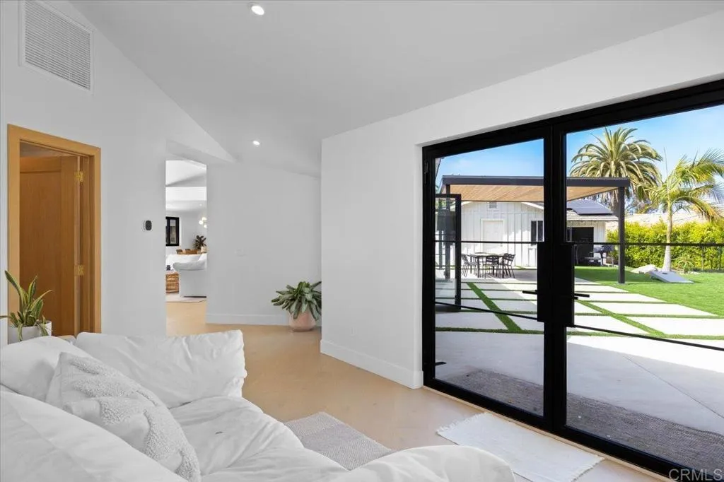 https://cdn.realtyfeed.com/cdn/127/306508409/8c1d57511b377f2e5cdad92463e48a1b.webp