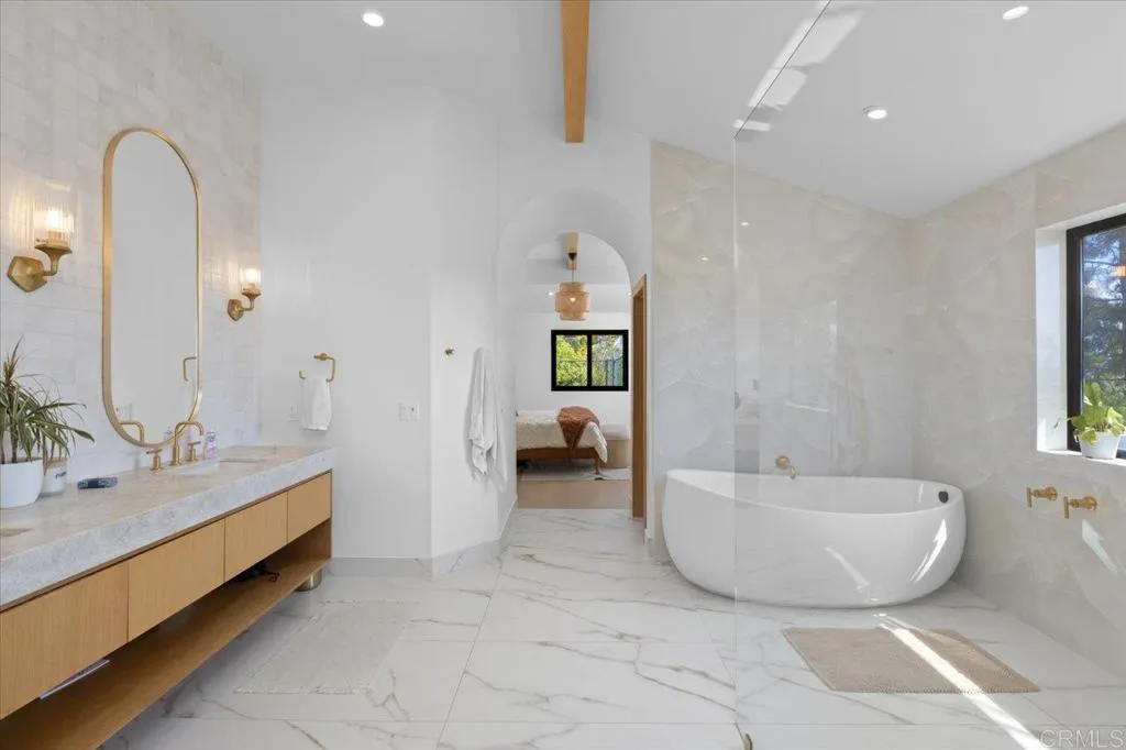 https://cdn.realtyfeed.com/cdn/127/306508409/b11a0b11e17cf518c9ac5bb986f22e2b.webp