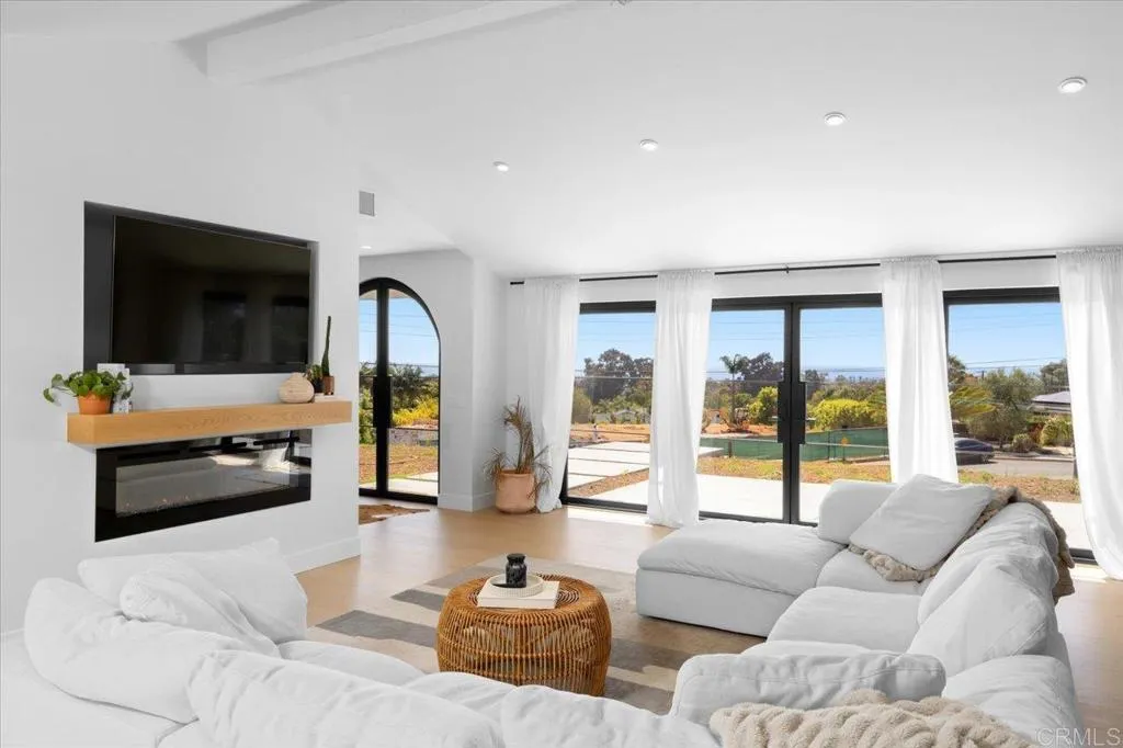 https://cdn.realtyfeed.com/cdn/127/306508409/bbe2ba3c4fff9e7fabd24bf47bf55edb.webp