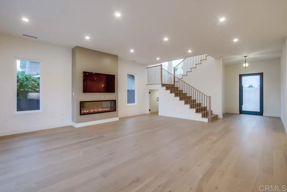 https://cdn.realtyfeed.com/cdn/127/306508546/38f693463178c5f82ee73f4eacfc96bc.webp