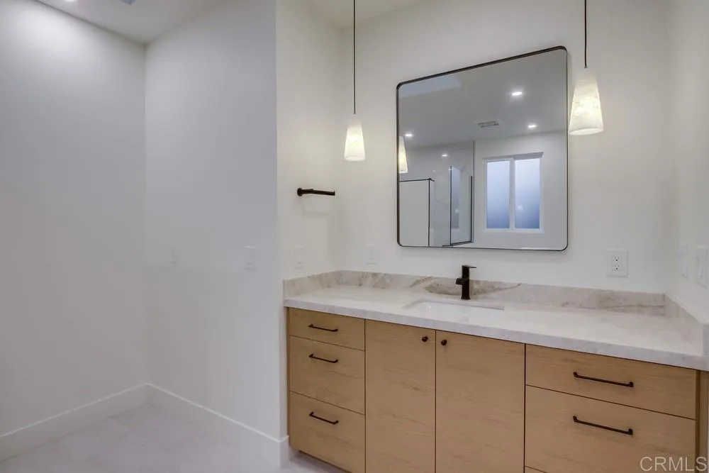 https://cdn.realtyfeed.com/cdn/127/306508546/803b1506b539ee6b62e97f8da9936be0.webp