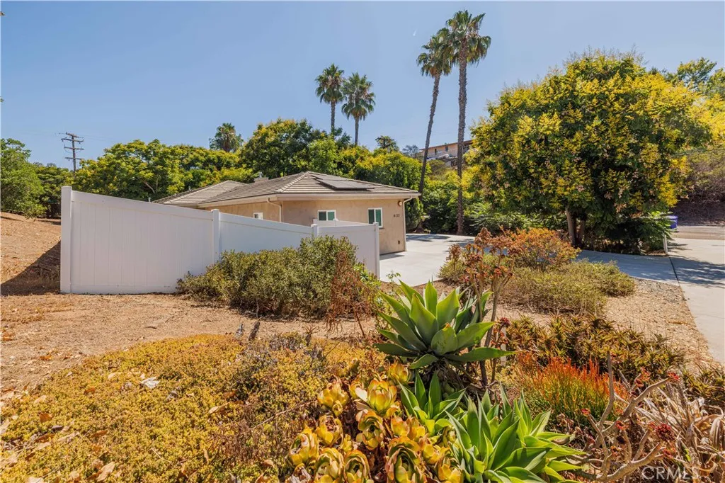 https://cdn.realtyfeed.com/cdn/127/306508692/1c850c9c5fd19b6f4b16cadb13372cdf.webp
