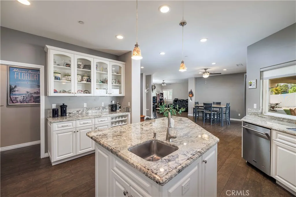https://cdn.realtyfeed.com/cdn/127/306508692/d2a17d5ccfeca054f19eb92b5cd72ff5.webp