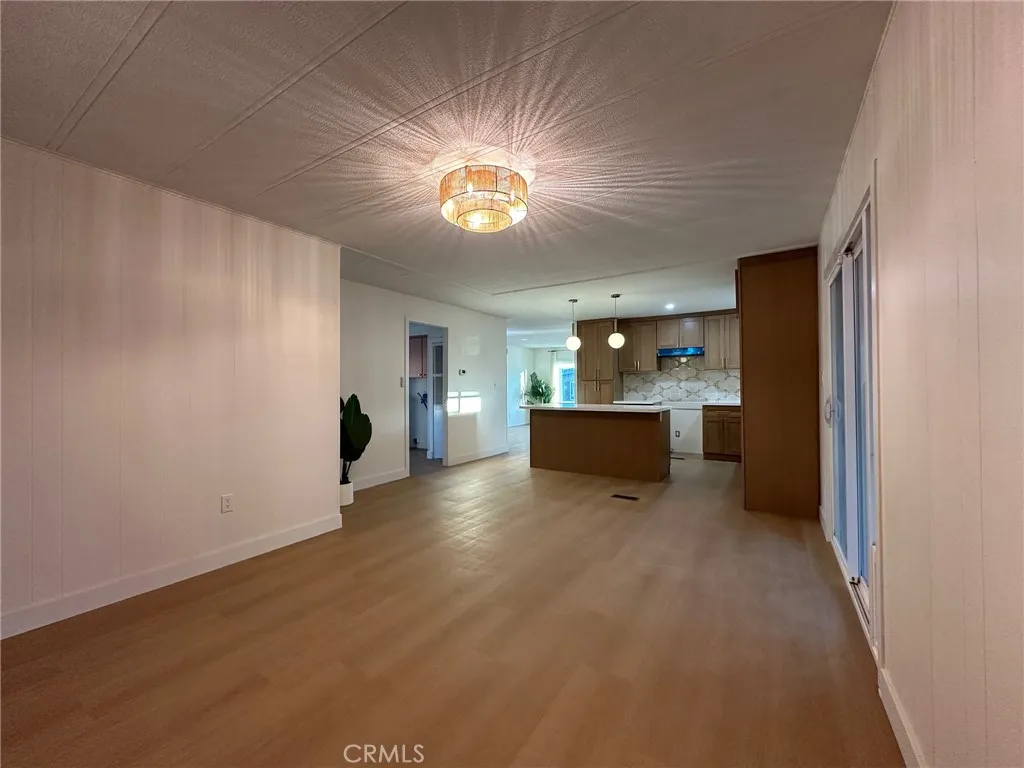 https://cdn.realtyfeed.com/cdn/127/306508815/caf48fe92db7ff0f12c15ea5b28f9c7b.webp
