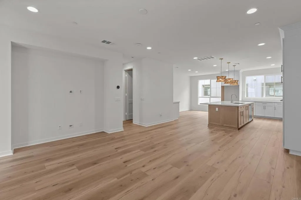 Photo #2: NDP2507624 Listing 