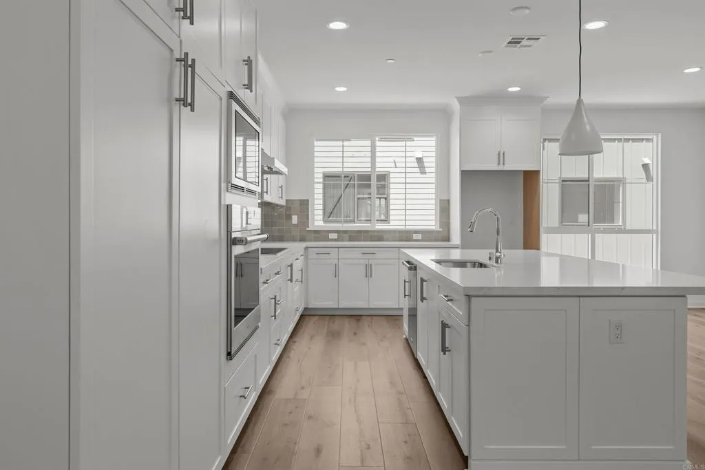 https://cdn.realtyfeed.com/cdn/127/306509014/9e15d65431ebe9ca951f28363711d40f.webp