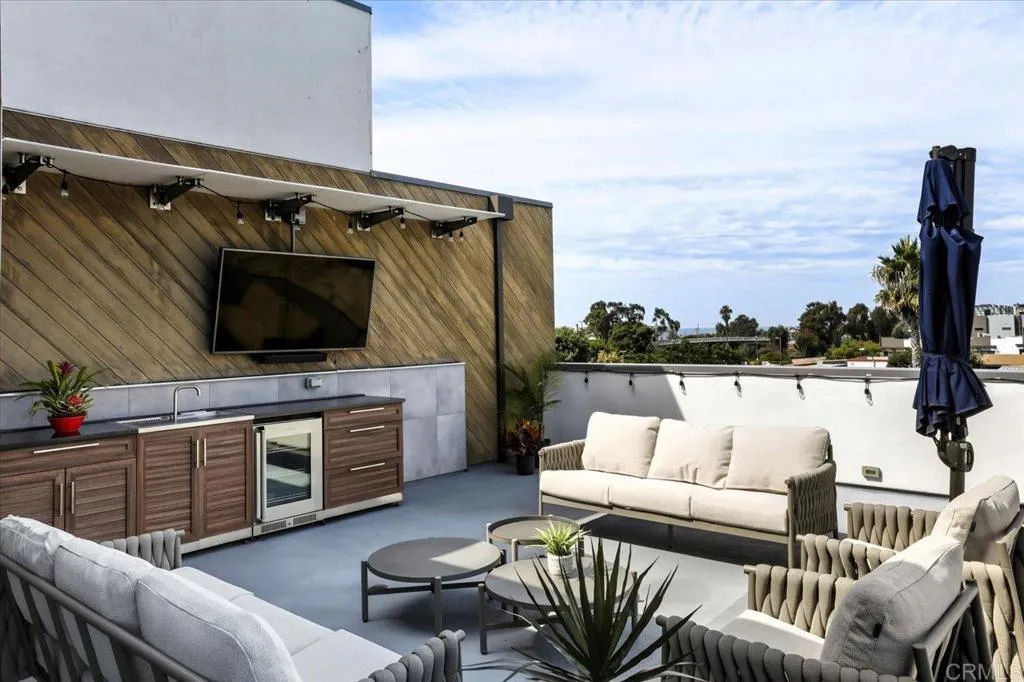 https://cdn.realtyfeed.com/cdn/127/306509070/10de7b719544206dc864b07ac3783b70.webp