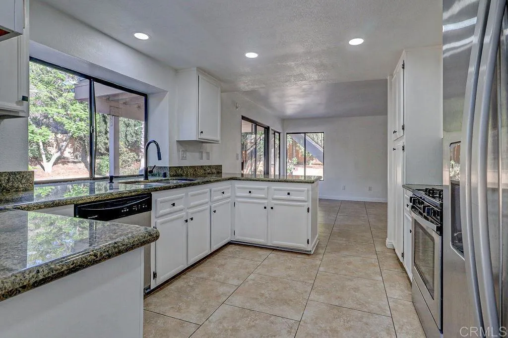 Photo #7: PTP2505881 Listing: Photo #7